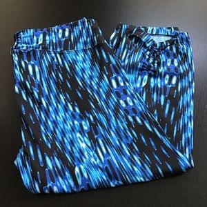 Calvin Klein Capri yoga pant, large